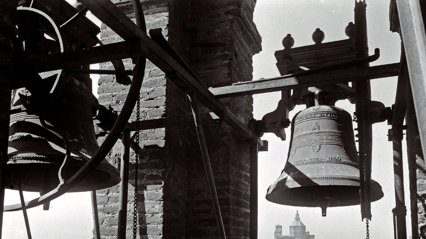 Scorcio di Pavia dal campanile della chiesa romanica di Santa Maria in Betlem, nel Borgo Ticino, ante 1933. (CHL A_25_5_1)