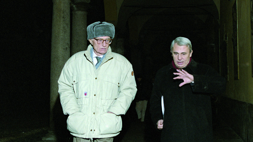 Palazzo centrale, portici, Indro Montanelli, 1991  (CHL A_35_33_002)