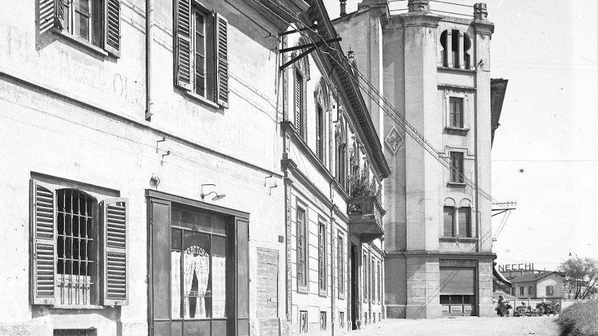 Pavia, via Trieste 10, ora viale Indipendenza 31, trattoria “del Sole”, 1949 (CHL A_36_15_001)