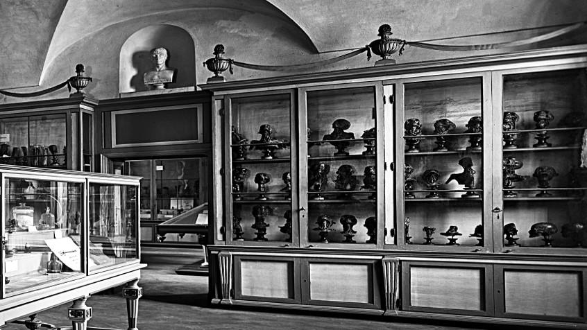 Palazzo centrale, museo Anatomico, cortile mediceo, ora cortile dei Caduti, post 1929 (CHL A_42_12_001)