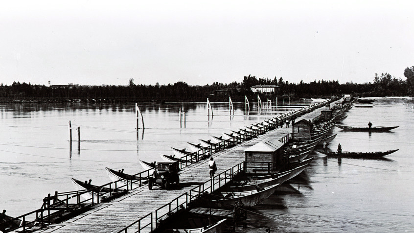 Il ponte di barche a Spessa Po, 1933. (CHL A_44_24_001)