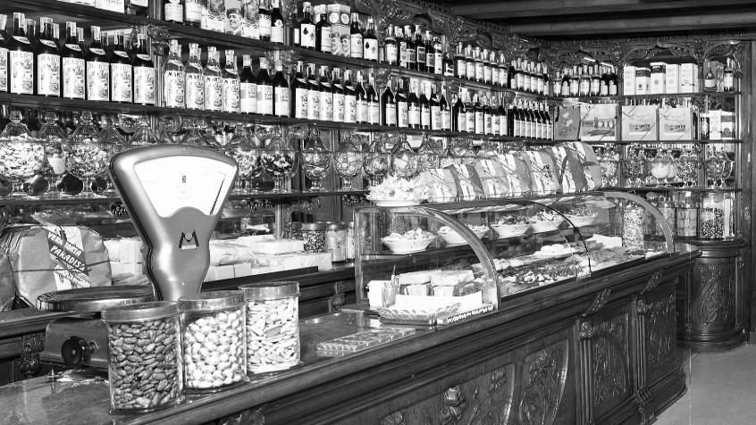 Pavia, corso Strada Nuova 110, interno della pasticceria Vigoni, 1973  (CHL A_52_6_001)