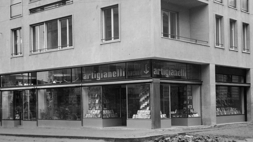 Pavia, corso Cavour angolo via Palestro, primo palazzo INA, 1957  (CHL B_76_3_001)