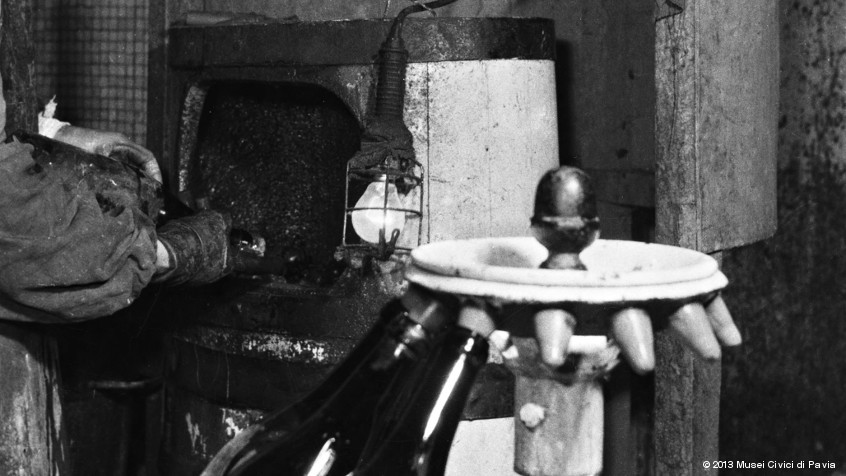 Santa Maria della Versa (PV), Cantina Sociale La Versa: una fase della lavorazione. (CHL C_20_17_5)