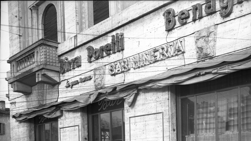 Pavia, corso Cavour angolo viale dellla Libertà, bar-birreria Minerva, 1950 (CHL C_27_46_001)