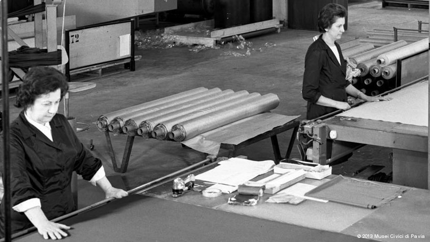 Pavia, ditta Saiti, 1973: operai al lavoro. (CHL D_79_24_02)