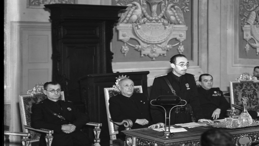 Palazzo centrale, aula foscoliana (ex Aula Magna teresiana), III convegno sindacale e culturale dei farmacisti dell'alta Italia, 3-4 aprile 1943 (CHL E_21_3_001)