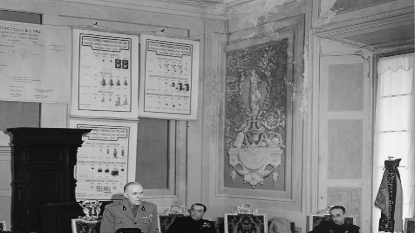 Palazzo centrale, aula foscoliana (ex Aula Magna teresiana), II convegno sindacale e culturale dei farmacisti dell'alta Italia, 25-26 aprile 1942 (CHL E_21_4_001)