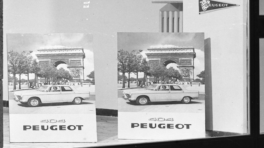 Pavia, viale Partigiani 32, concessionario delle automobili Austin-Peugeot, 1962 (CHL E_39_1_002)