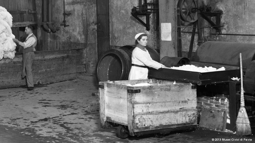 Pavia, Snia Viscosa, 1943: operai al lavoro. (CHL L_71_14_01)