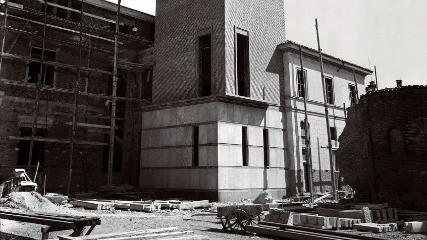 Pavia, il nuovo Palazzo del Governo in costruzione, con la Torre Littoria, 1938. (CHL L_77_25_1)