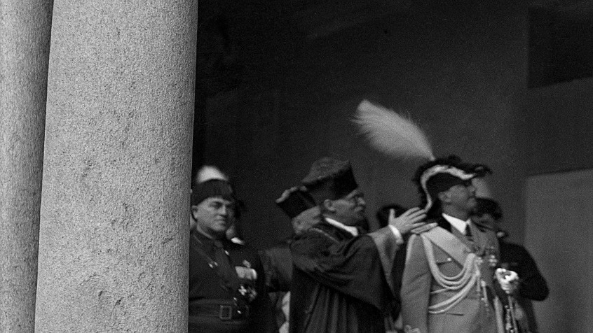 Palazzo centrale, visita del principe Umberto di Savoia accompagnato dal rettore Paolo Vinassa de Regny, 29 maggio 1936 (CHL L_78_9_002)