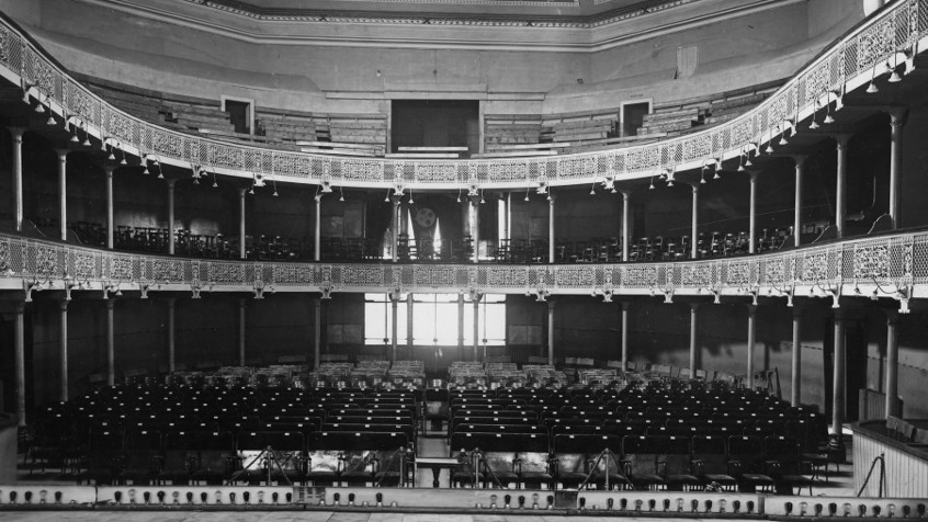 Pavia, allea ora viale Matteotti, interno del teatro Guidi, 1920  (CHL MC_8797)