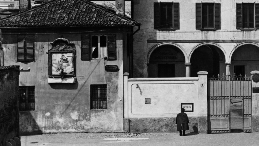 Palazzo Botta Adorno, veduta d'assieme del complesso architettonico a sud-est, dall'antistante piazza, 1933 ca. (CHL MC_C_225)