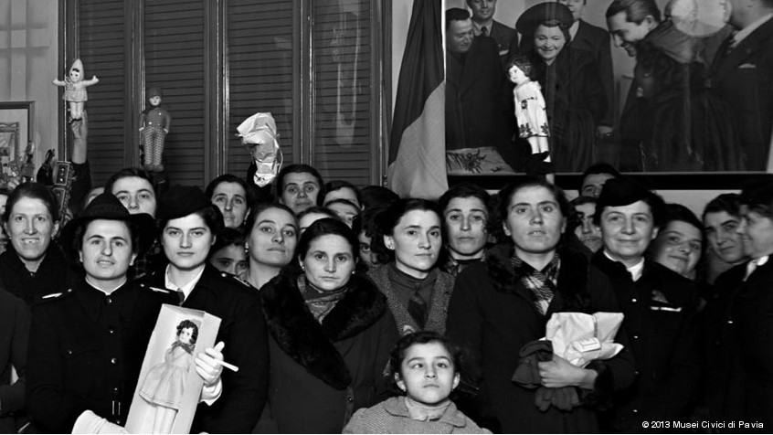 Pavia, Società Vittorio Necchi, 1936: doni di Natale ai dipendenti. (CHL M_22_13_11)