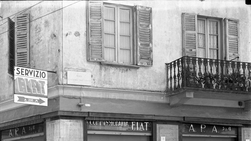 Pavia, viale Matteotti 2 angolo corso Strada Nuova, concessionaria FIAT, 1956 (CHL M_27_7_001)