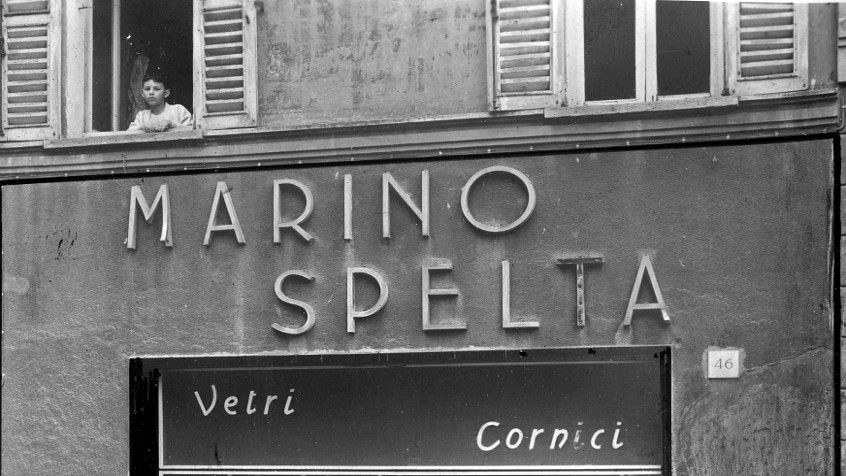 Pavia, piazza del Duomo 44-46, negozio di Marino Spelta, 1958 (CHL M_45_13_002)