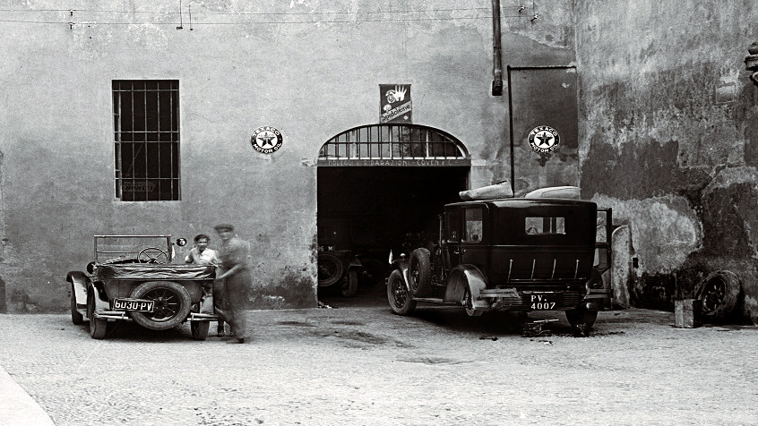 Pavia, via Teodolinda.  (CHL M_61_2_2)