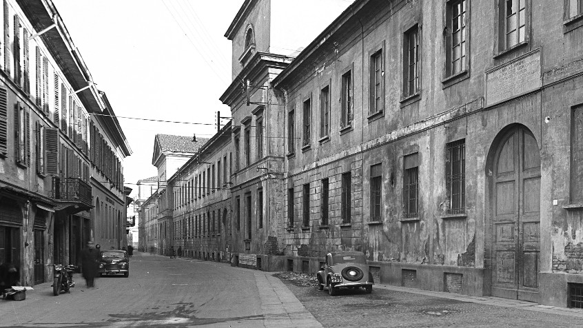 Palazzo centrale, fronte verso corso Carlo Alberto, 1947 ca. (CHL M_69_27_001)