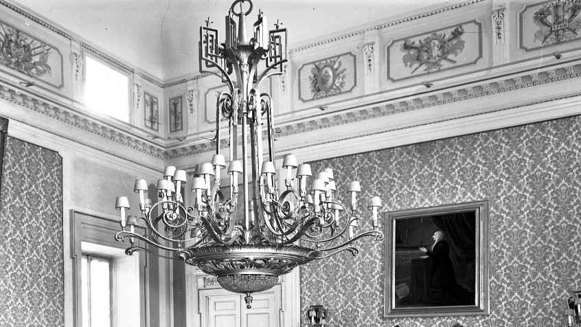 Palazzo del Maino, salone di rappresentanza al piano nobile, sede dell'amministrazione ospedaliera. (CHL M_71_8_002)