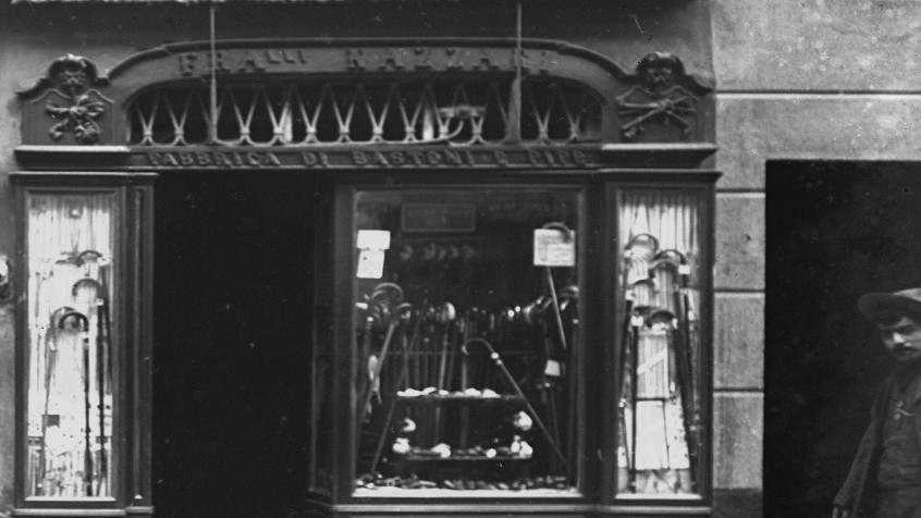 Pavia, corso Vittorio Emanuele 84-86 ora corso Strada Nuova, negozio dei fratelli Nazzari, 1907 post (CHL NAZ_8)